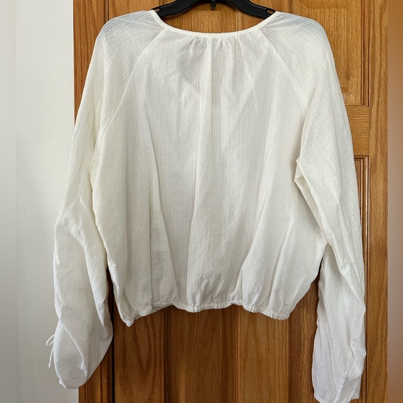 Women’s Top - Picture 4 of 9